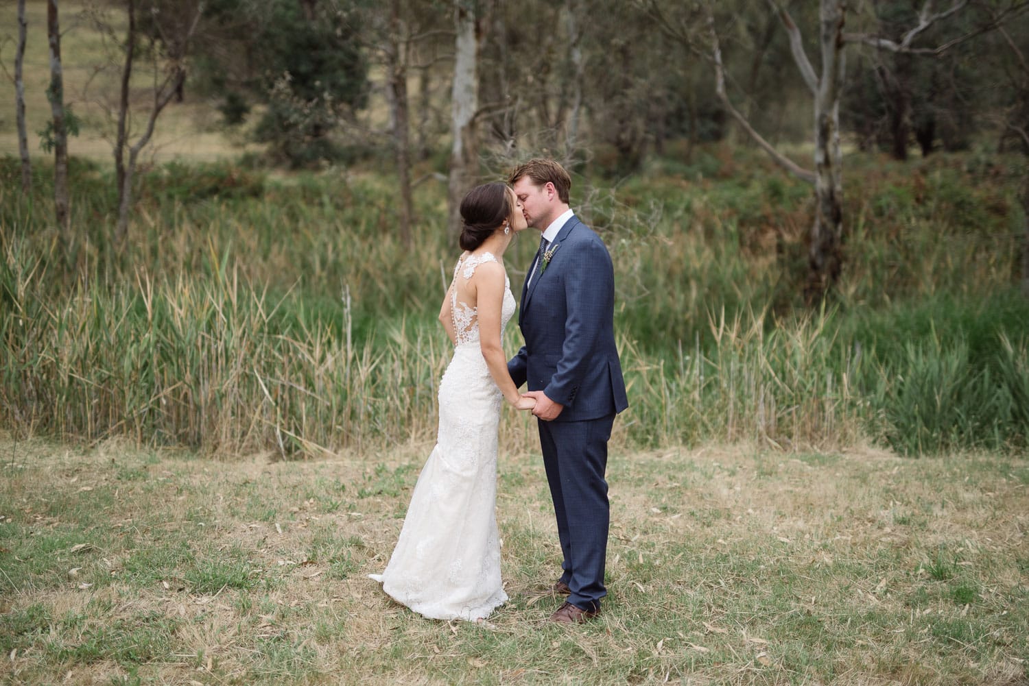 First kiss at a Mt Sturgeon homestead wedding