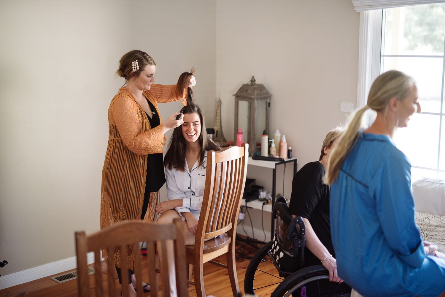 Bride getting ready in Hamilton