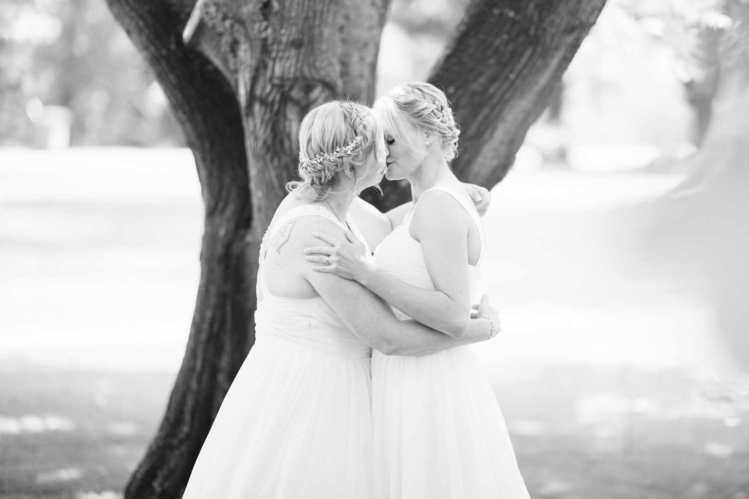 first kiss at same sex wedding