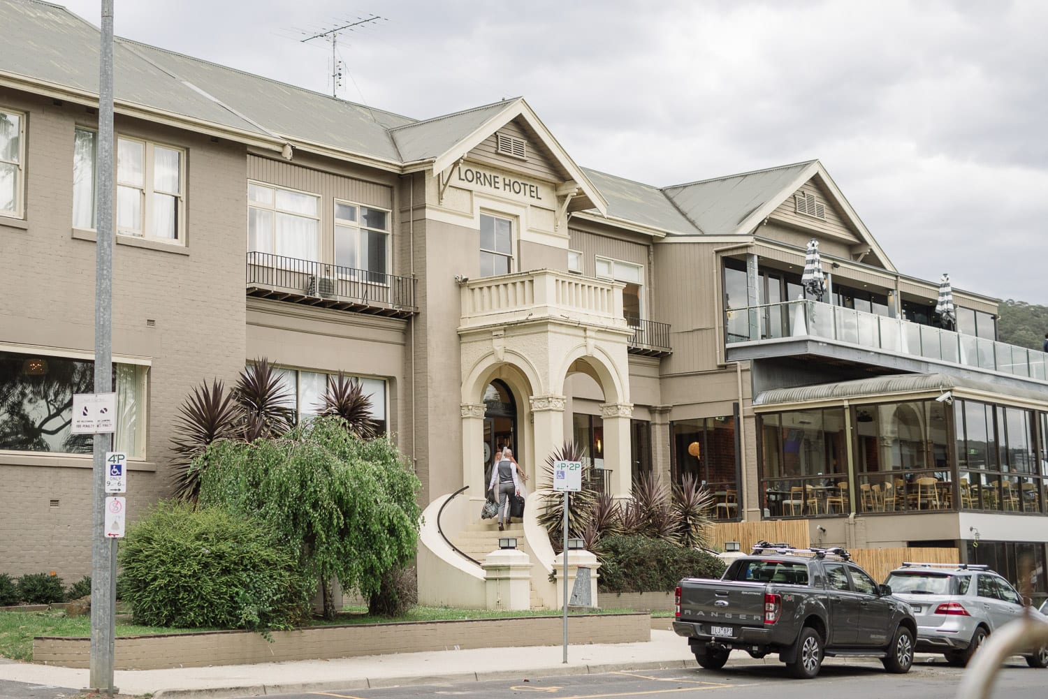 Lorne Hotel a superb Great Ocean Road Wedding Venue