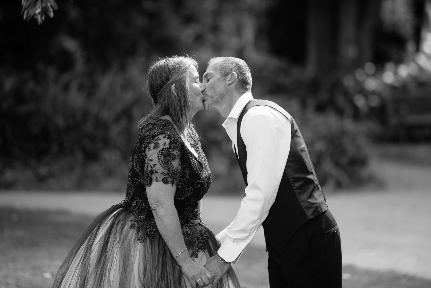 First kiss in Colac Botanic Gardens