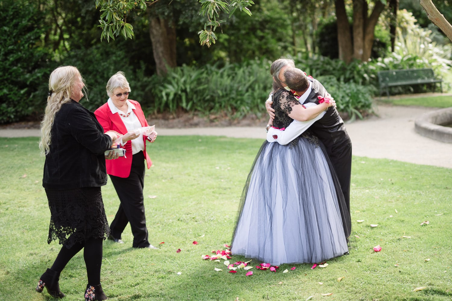 Colac Botanic Gardens first kiss