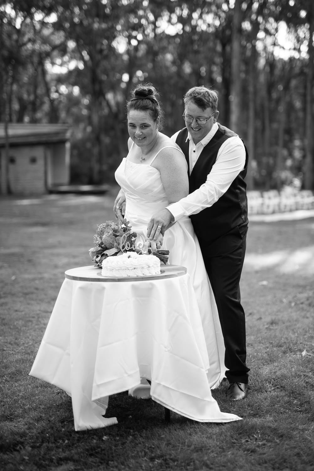 Cake cutting at a colac wedding