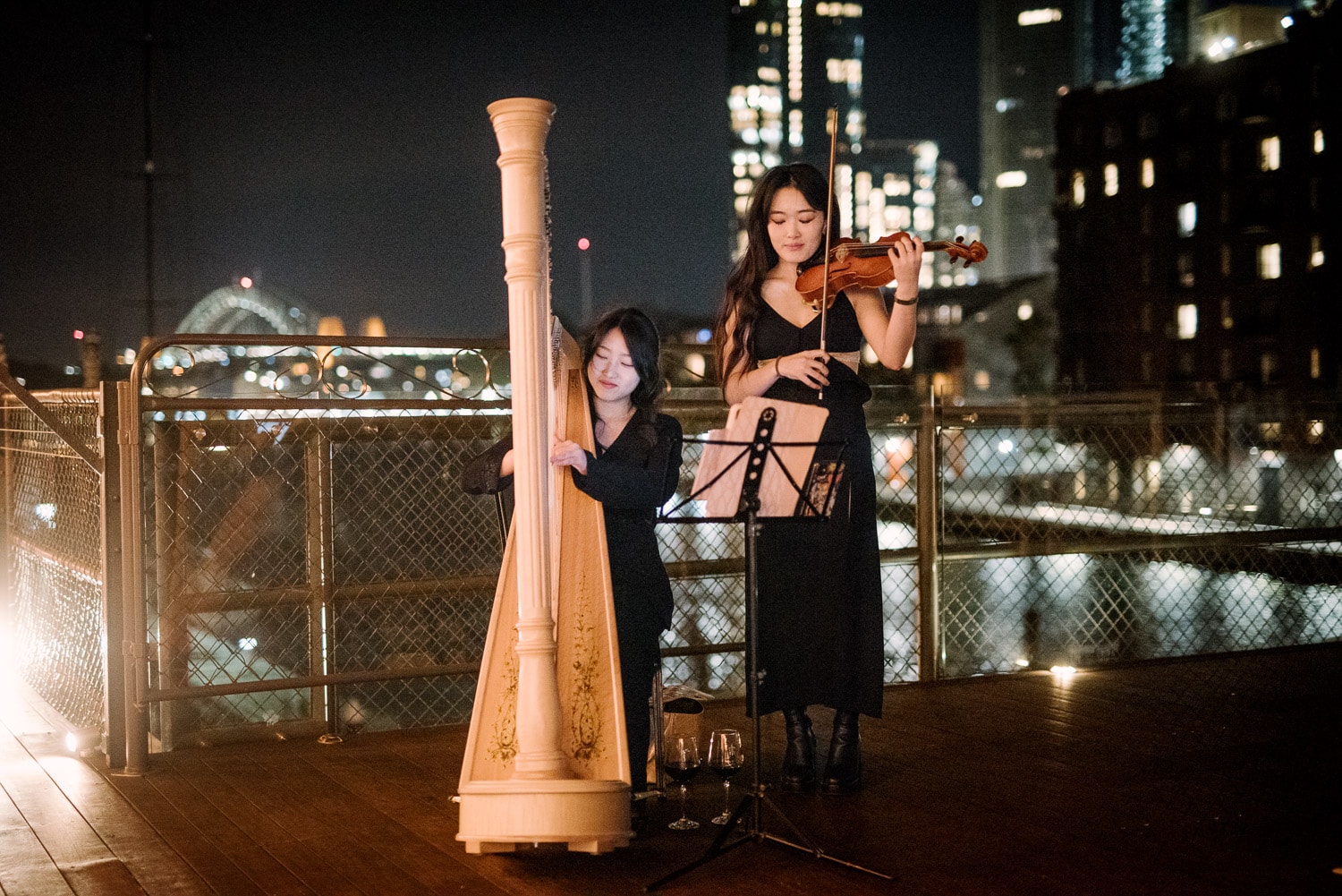 Harpist, Evelyn Zhang and violin player, Annabelle Kim at Doltone House