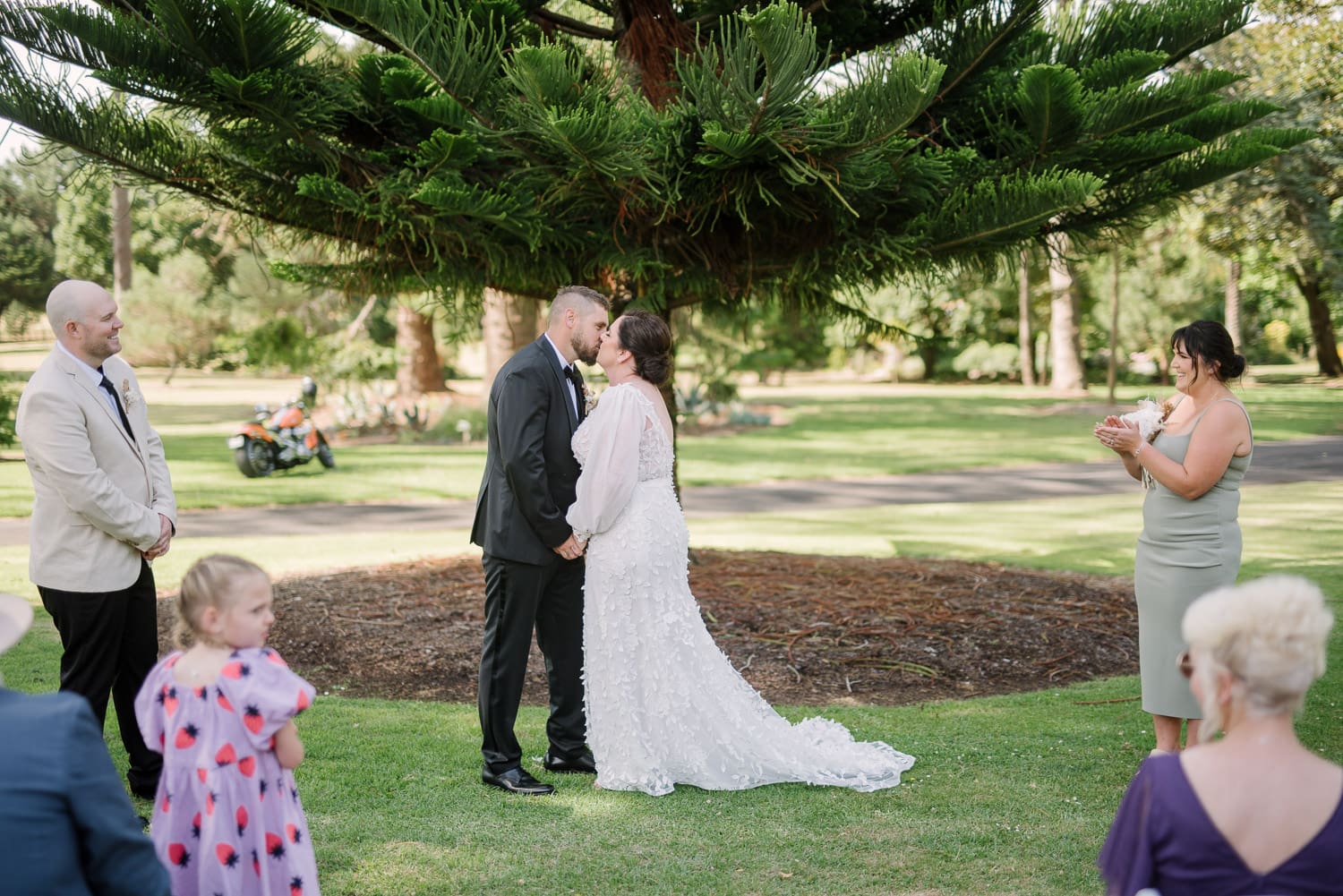 First kiss in Warrnambool gardens